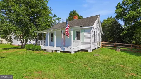 1252 Eubank Rd, Dunnsville, VA 22454