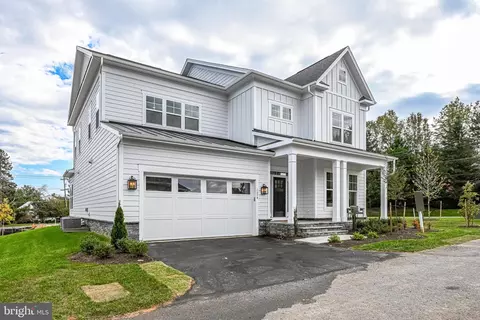 615 N Oak St, Falls Church, VA 22046