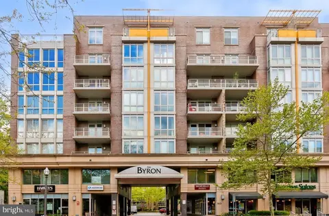 513 W Broad St #601, Falls Church, VA 22046