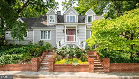 619 Laura Dr, Falls Church, VA 22046