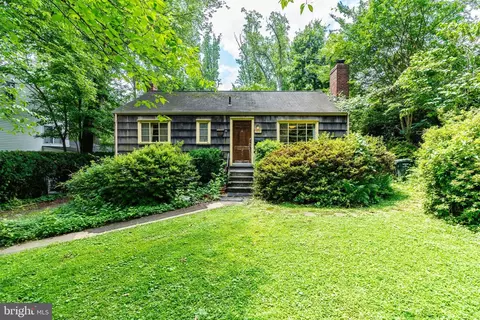 305 Lincoln Ave, Falls Church, VA 22046