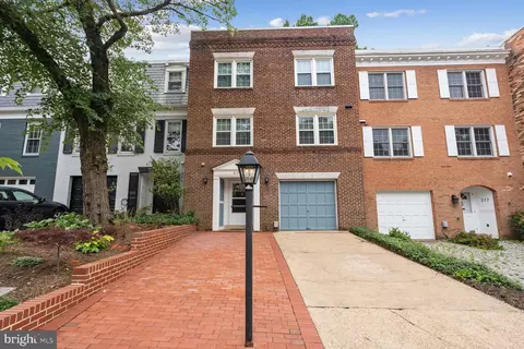 215 James Thurber Ct, Falls Church, VA 22046