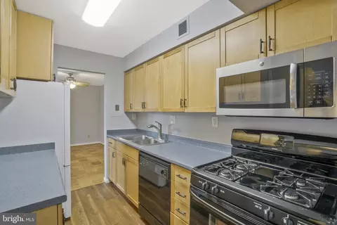 600 N Roosevelt Blvd #615, Falls Church, VA 22044