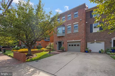 220 Little Falls St, Falls Church, VA 22046