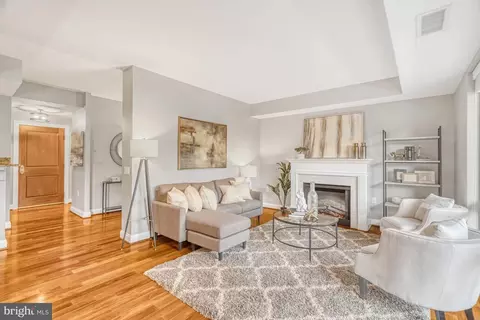 513 W Broad St #311, Falls Church, VA 22046