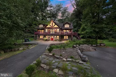 307 W Columbia St, Falls Church, VA 22046
