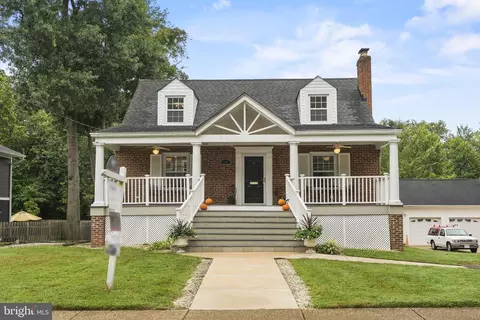 117 S Lee St, Falls Church, VA 22046