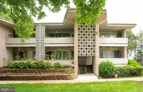 128 Haycock Rd #C-5, Falls Church, VA 22046