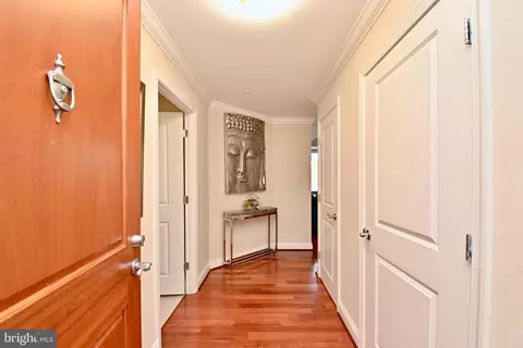 513 W Broad St #603, Falls Church, VA 22046