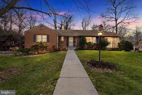 309 W Columbia St, Falls Church, VA 22046