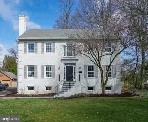 610 Langston Ln, Falls Church, VA 22046