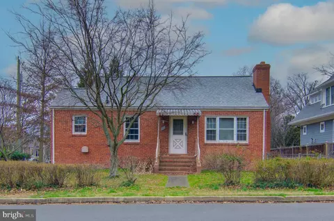 701 Highland Ave, Falls Church, VA 22046