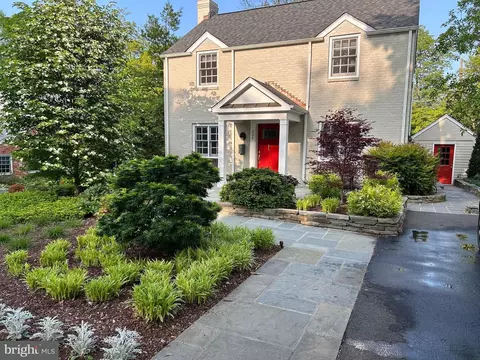 224 Forest Dr, Falls Church, VA 22046