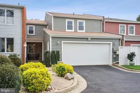 1014 Steeples Ct, Falls Church, VA 22046