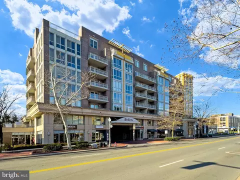 513 W Broad St W #805, Falls Church, VA 22046