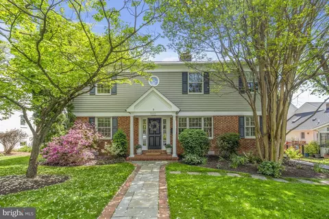 302 Walnut St, Falls Church, VA 22046