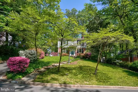 1310 Tracy Pl, Falls Church, VA 22046