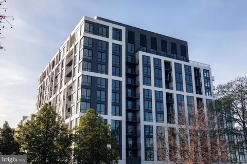 255 W Falls Station Blvd #PH4, Falls Church, VA 22046