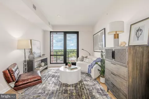 255 W Falls Station Blvd #608, Falls Church, VA 22046