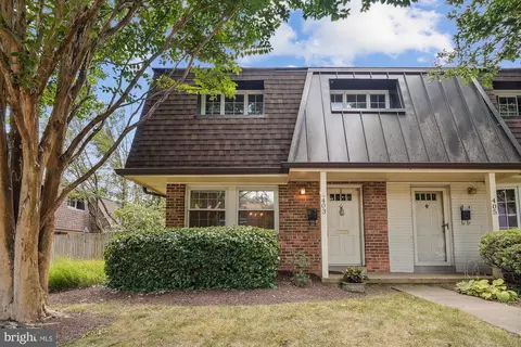 403 James Ct #70, Falls Church, VA 22046