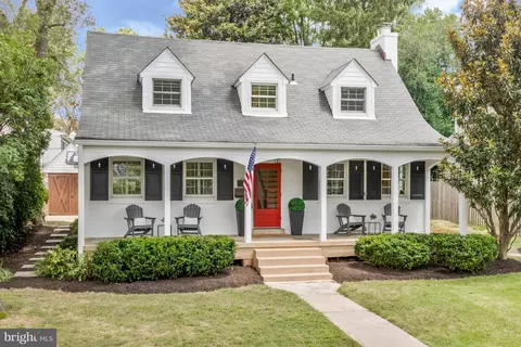 903 Hillwood Ave, Falls Church, VA 22042