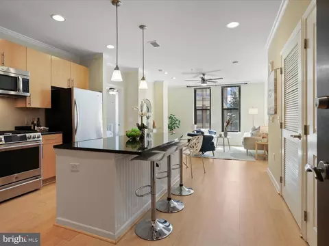 444 W Broad St #201, Falls Church, VA 22046