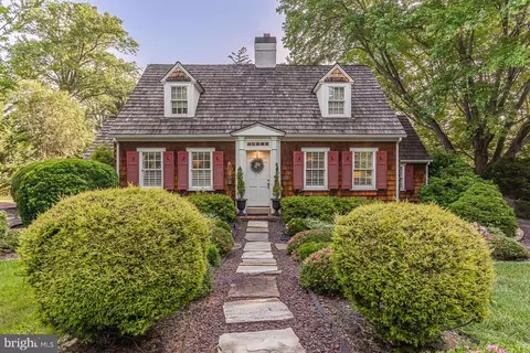 409 E Broad St, Falls Church, VA 22046