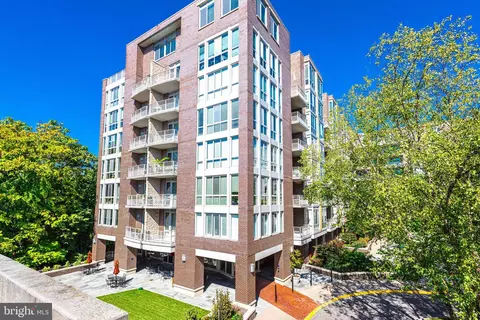 513 W Broad St #503, Falls Church, VA 22046
