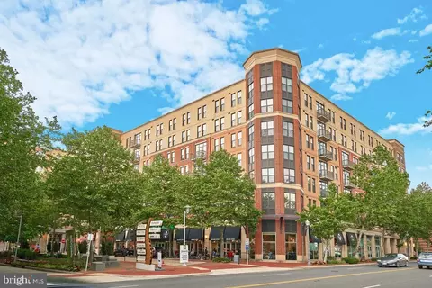 444 W Broad St #409, Falls Church, VA 22046