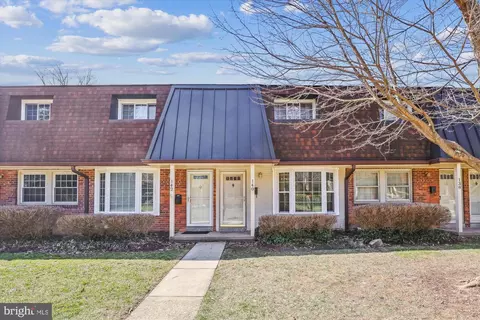 140 S Virginia Ave #29, Falls Church, VA 22046