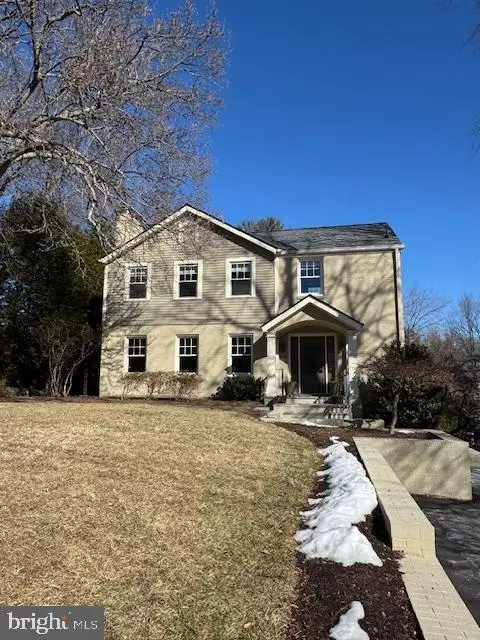 419 E Columbia St, Falls Church, VA 22046