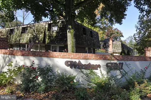 434 Hampton Ct, Falls Church, VA 22046