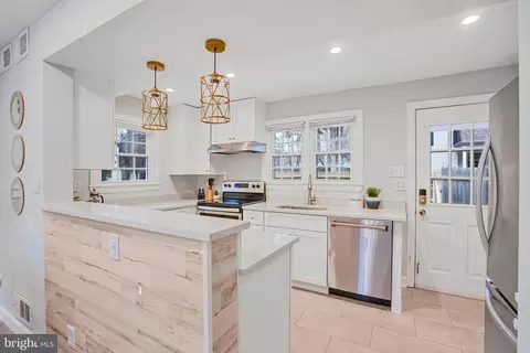212 S Virginia Ave #78, Falls Church, VA 22046