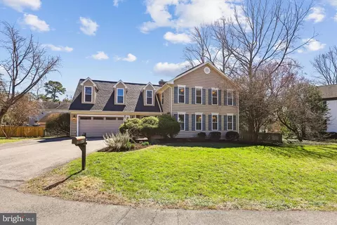 601 W Falls Way, Falls Church, VA 22046