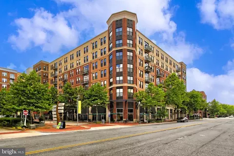444 W Broad St #229, Falls Church, VA 22046