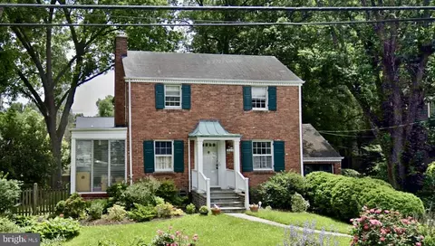 113 S Oak St, Falls Church, VA 22046