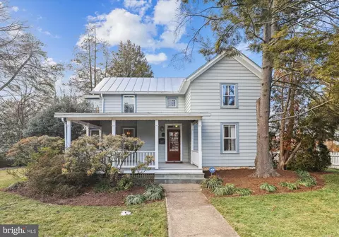 543 Great Falls St, Falls Church, VA 22046