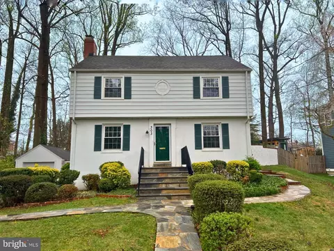 303 Poplar Dr, Falls Church, VA 22046