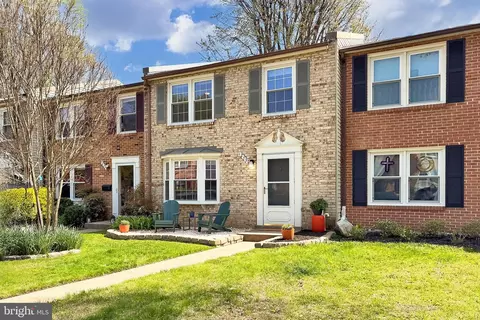 273 Gundry Dr, Falls Church, VA 22046