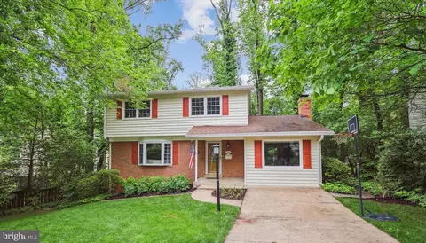 526 Poplar Dr, Falls Church, VA 22046