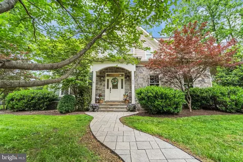 608 Fulton Ave, Falls Church, VA 22046