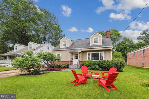 524 Greenwich St, Falls Church, VA 22046