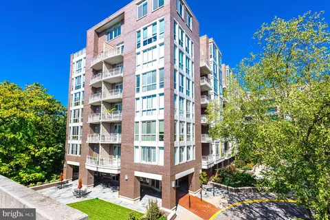 513 W Broad St #602, Falls Church, VA 22046