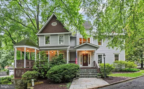 307 Shadow Walk, Falls Church, VA 22046