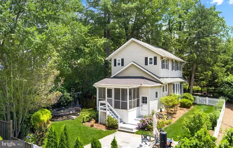 201 Pennsylvania Ave, Falls Church, VA 22046
