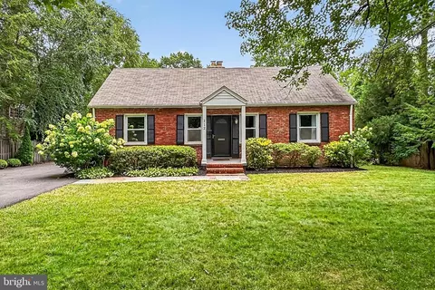 212 W Jefferson St, Falls Church, VA 22046