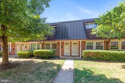 138 S Virginia Ave #28, Falls Church, VA 22046