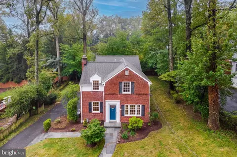 1307 Tracy Pl, Falls Church, VA 22046