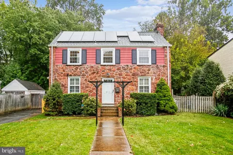 911 Hillwood Ave, Falls Church, VA 22042