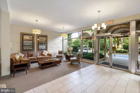 200 N Maple Ave #416, Falls Church, VA 22046